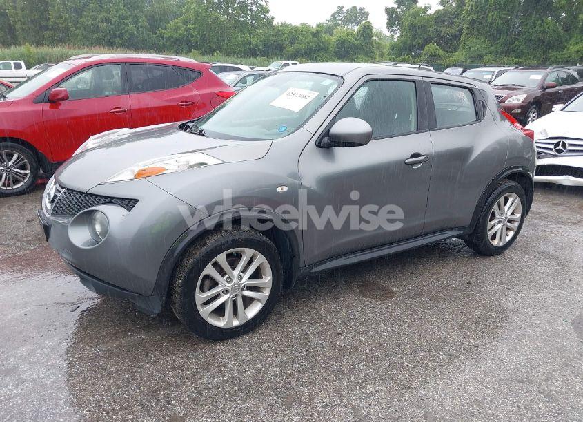 Photo 2 of 2014 Nissan Juke S (VIN JN8AF5MV6ET355822)