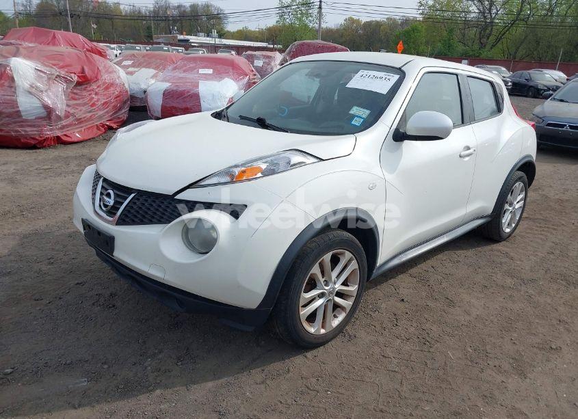Photo 2 of 2014 Nissan Juke S (VIN JN8AF5MV6ET482103)