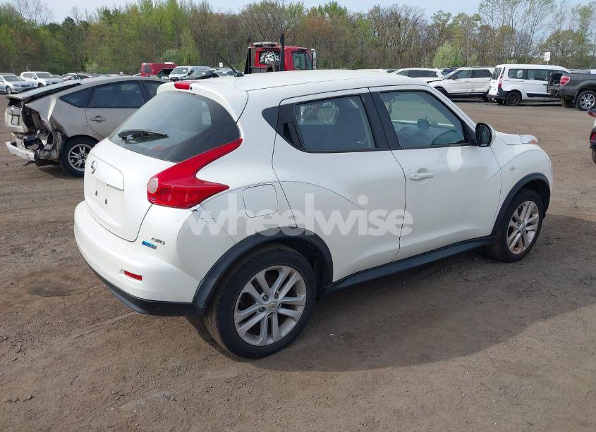 Photo 4 of 2014 Nissan Juke S (VIN JN8AF5MV6ET482103)