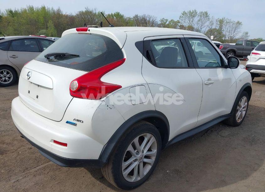 Photo 6 of 2014 Nissan Juke S (VIN JN8AF5MV6ET482103)