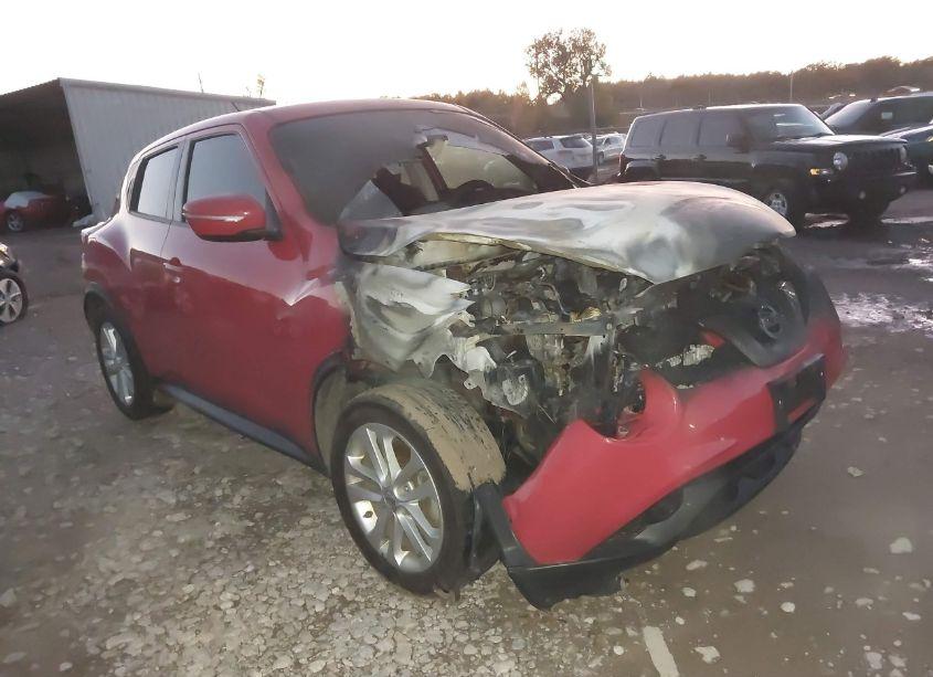 2015 Nissan Juke S (VIN JN8AF5MV6FT563104) main photo