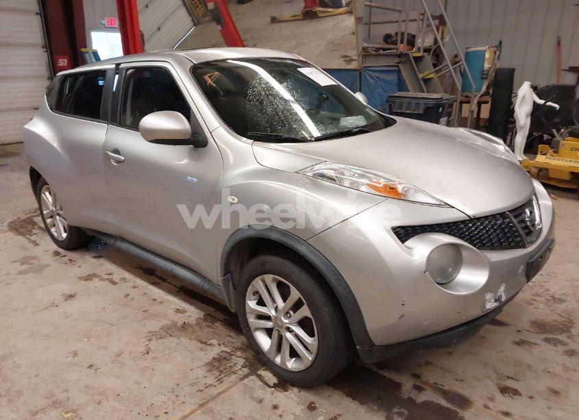 2011 Nissan Juke SV (VIN JN8AF5MV7BT013615) main photo