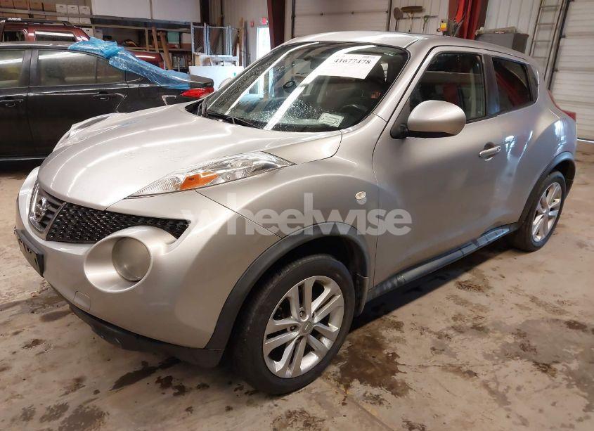 Photo 2 of 2011 Nissan Juke SV (VIN JN8AF5MV7BT013615)