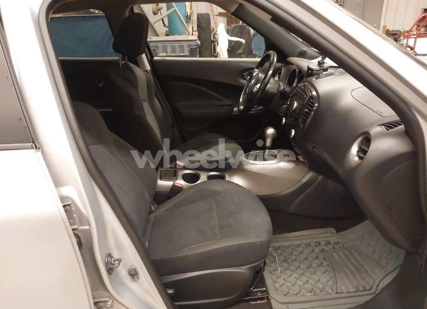 Photo 5 of 2011 Nissan Juke SV (VIN JN8AF5MV7BT013615)