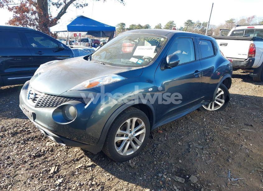 Photo 2 of 2011 Nissan Juke SV (VIN JN8AF5MV7BT017387)