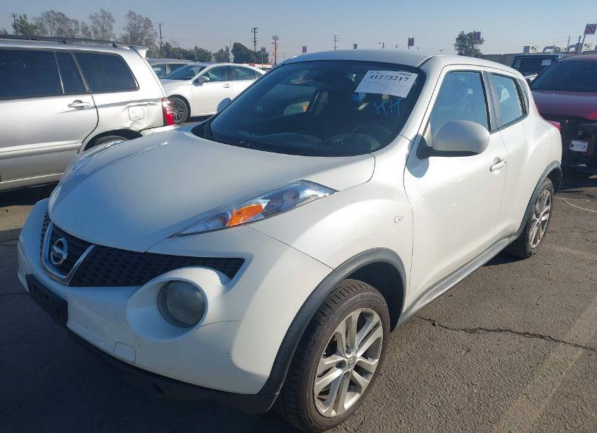 Photo 2 of 2013 Nissan Juke S (VIN JN8AF5MV7DT210948)