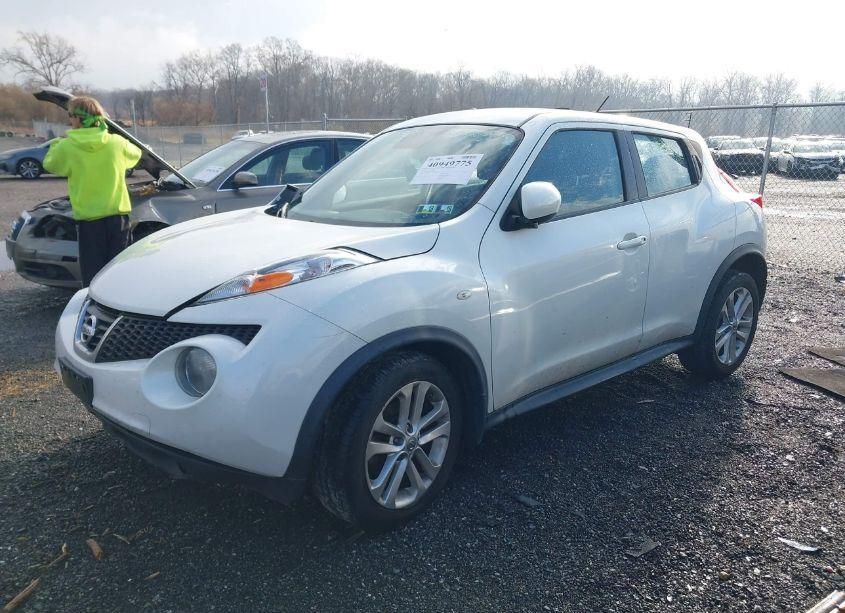 Photo 2 of 2014 Nissan Juke S (VIN JN8AF5MV7ET364240)