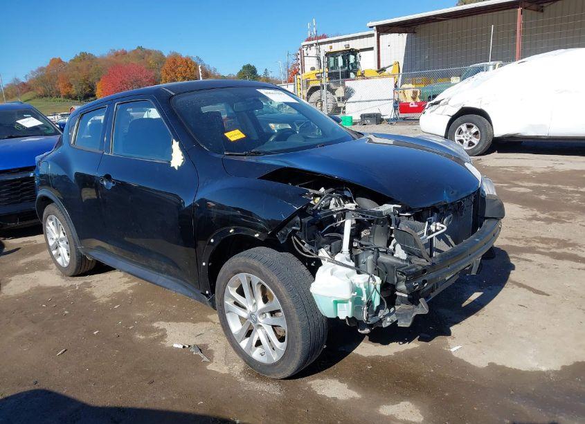 2015 Nissan Juke S (VIN JN8AF5MV7FT556596) main photo