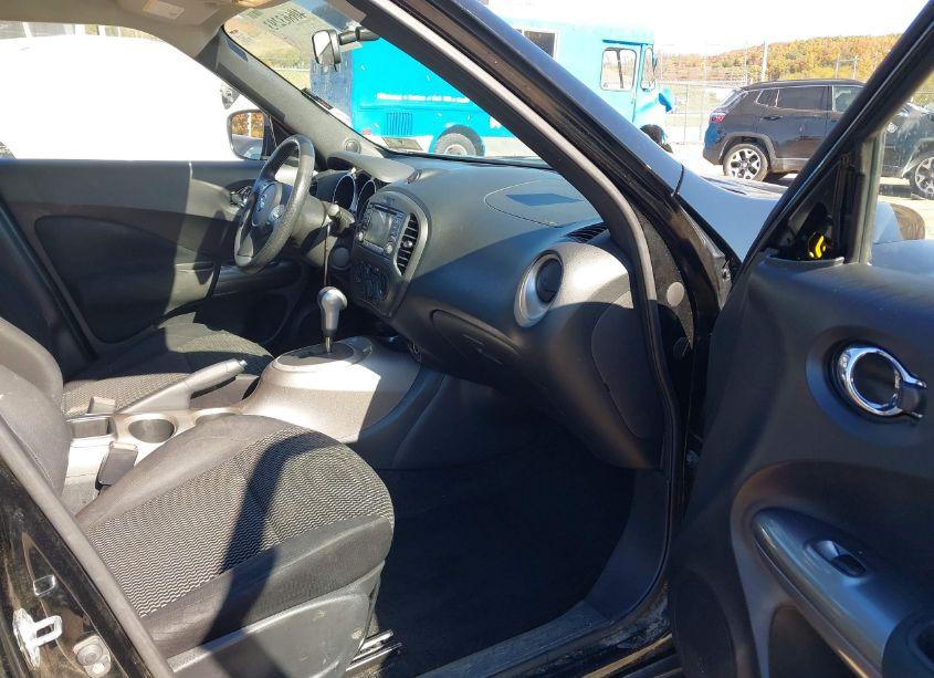 Photo 5 of 2015 Nissan Juke S (VIN JN8AF5MV7FT556596)