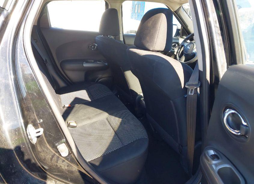 Photo 8 of 2015 Nissan Juke S (VIN JN8AF5MV7FT556596)