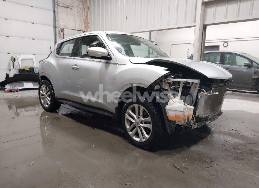 2017 Nissan Juke S (VIN JN8AF5MV7HT754100) main photo