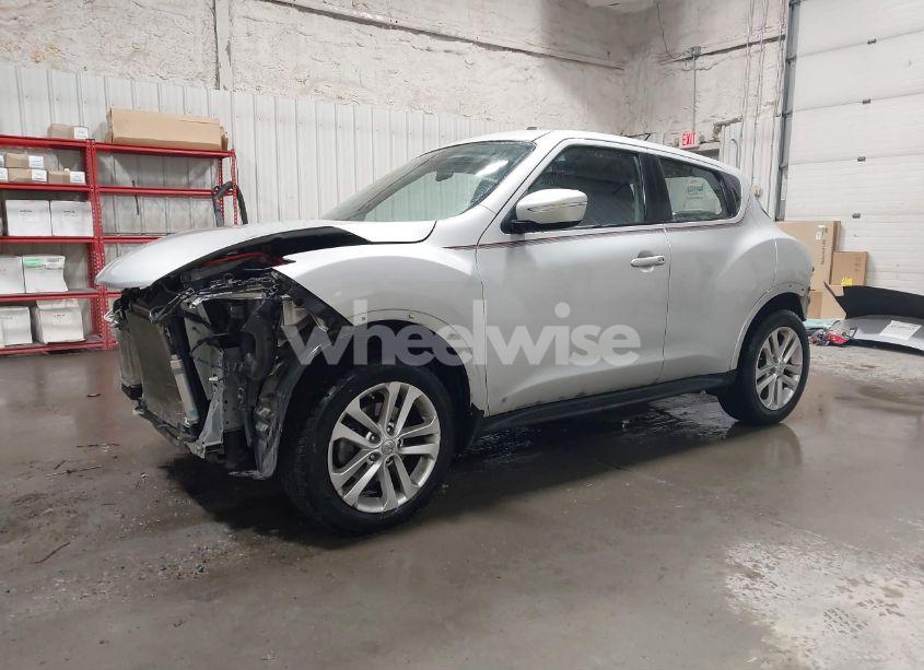 Photo 2 of 2017 Nissan Juke S (VIN JN8AF5MV7HT754100)