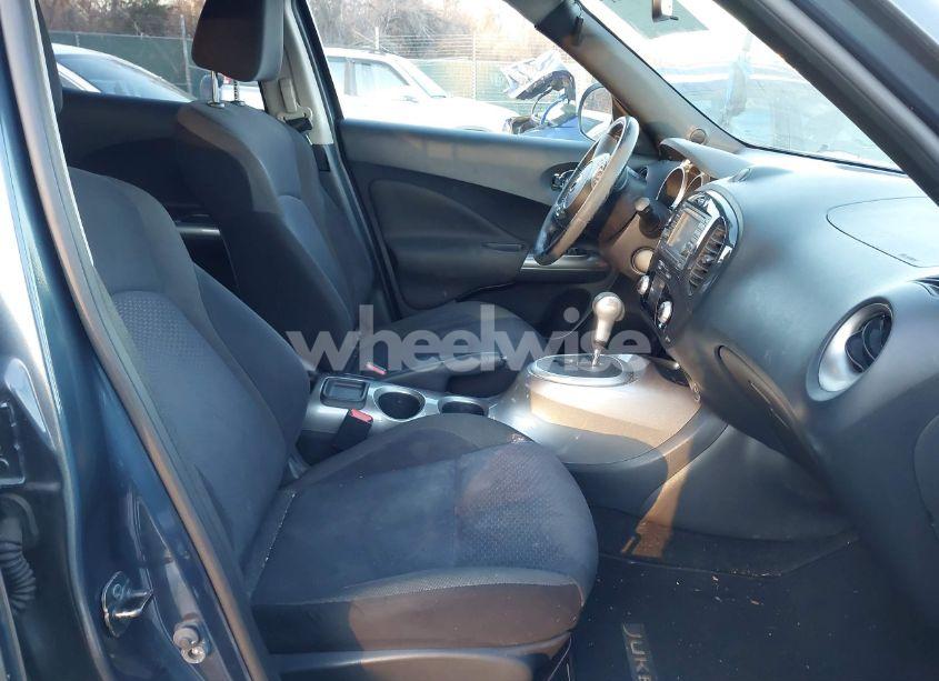 Photo 5 of 2011 Nissan Juke SV (VIN JN8AF5MV8BT005829)