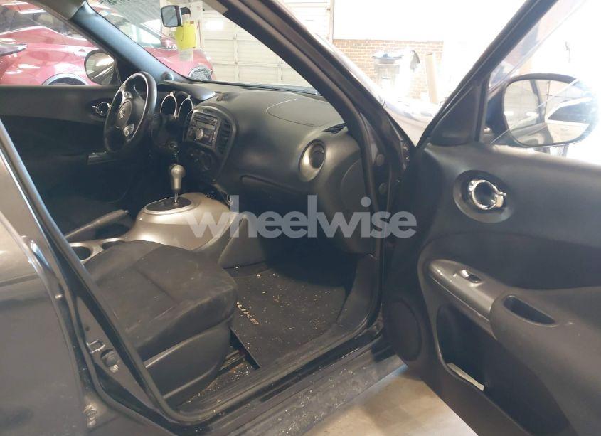 Photo 5 of 2011 Nissan Juke S (VIN JN8AF5MV8BT016023)