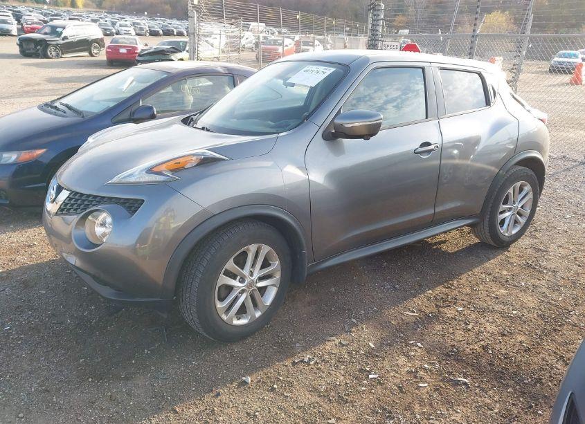 Photo 2 of 2015 Nissan Juke SV (VIN JN8AF5MV8FT559393)
