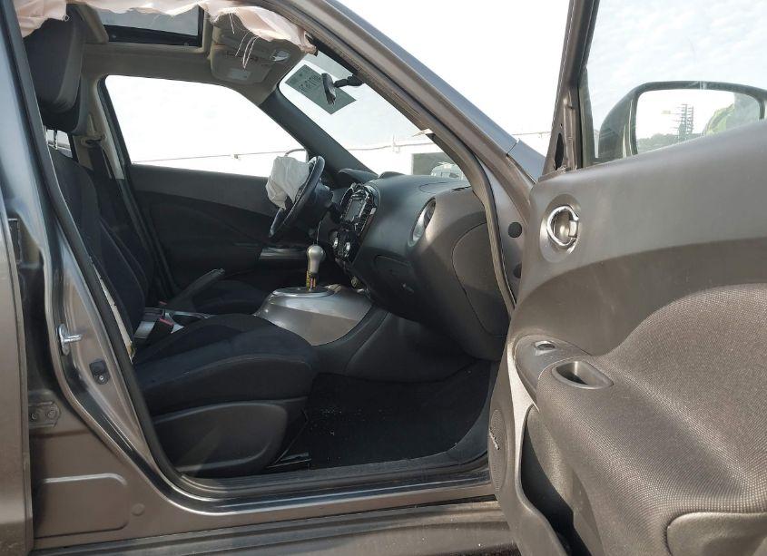 Photo 5 of 2015 Nissan Juke SV (VIN JN8AF5MV8FT559393)
