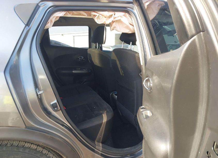 Photo 8 of 2015 Nissan Juke SV (VIN JN8AF5MV8FT559393)