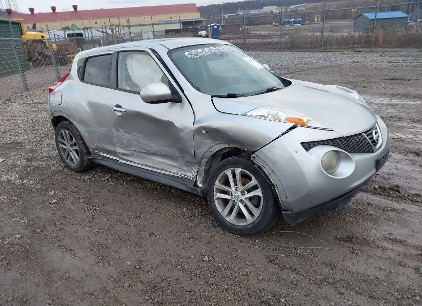 2011 Nissan Juke SV (VIN JN8AF5MV9BT006990) main photo