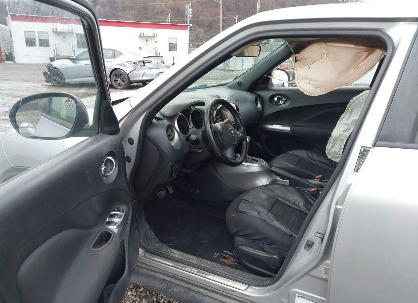 Photo 5 of 2011 Nissan Juke SV (VIN JN8AF5MV9BT006990)