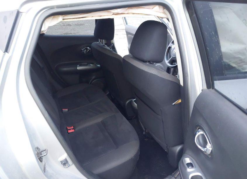 Photo 8 of 2011 Nissan Juke SV (VIN JN8AF5MV9BT006990)