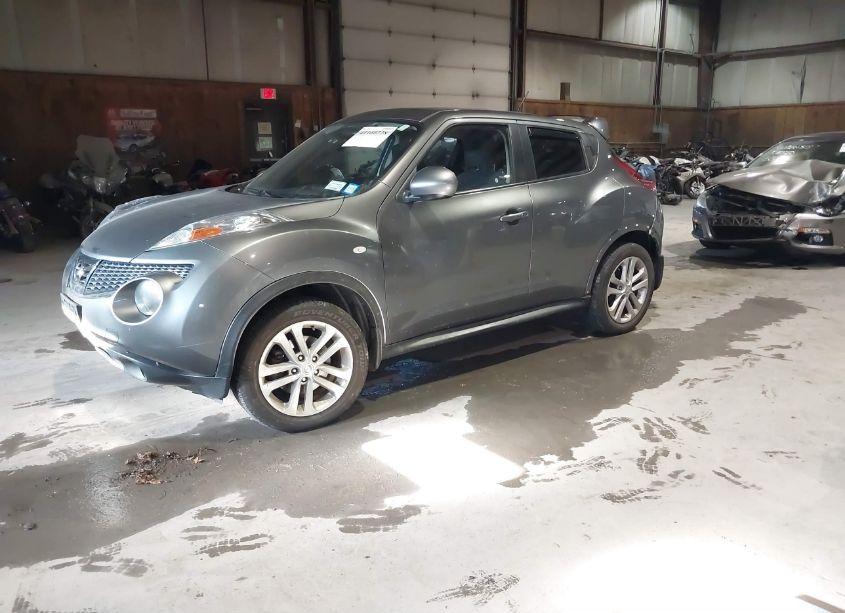 Photo 2 of 2011 Nissan Juke SV (VIN JN8AF5MV9BT008660)