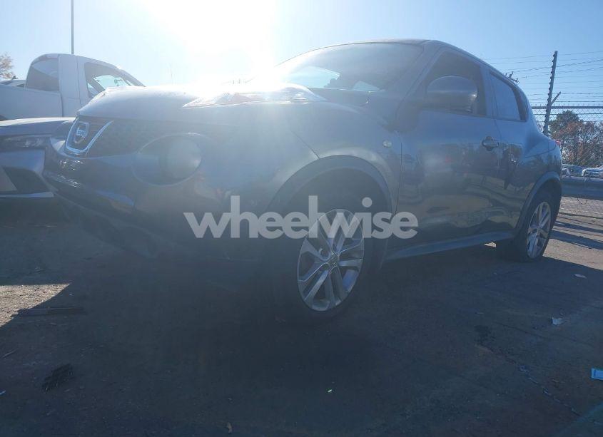 Photo 2 of 2011 Nissan Juke SV (VIN JN8AF5MV9BT015687)