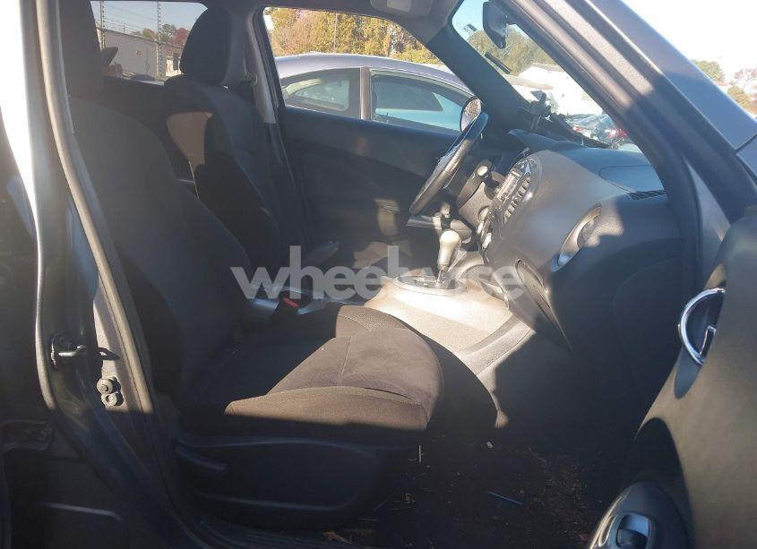 Photo 5 of 2011 Nissan Juke SV (VIN JN8AF5MV9BT015687)