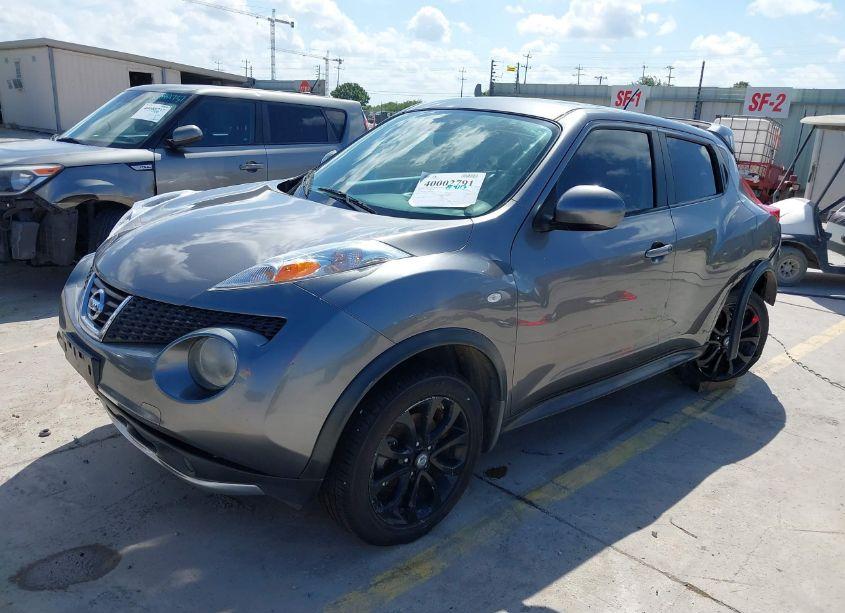 Photo 2 of 2011 Nissan Juke SL (VIN JN8AF5MV9BT016340)