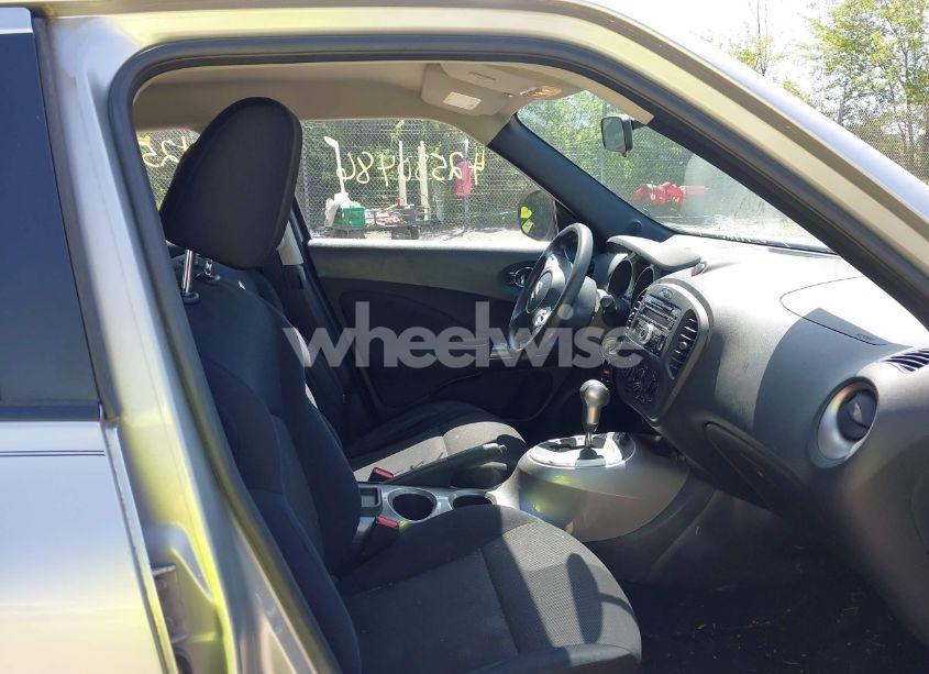 Photo 5 of 2011 Nissan Juke S (VIN JN8AF5MVXBT006383)