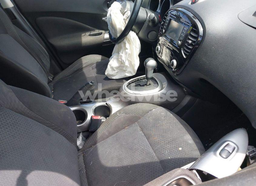 Photo 5 of 2015 Nissan Juke SV (VIN JN8AF5MVXFT550503)