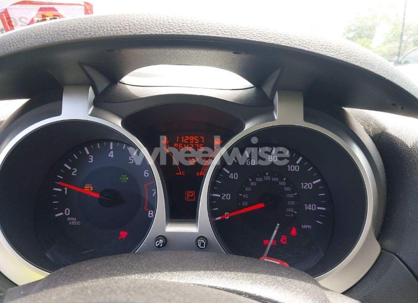 Photo 7 of 2015 Nissan Juke SV (VIN JN8AF5MVXFT550503)