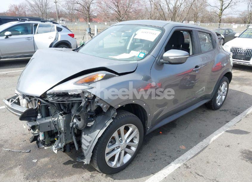 Photo 2 of 2015 Nissan Juke S (VIN JN8AF5MVXFT553675)