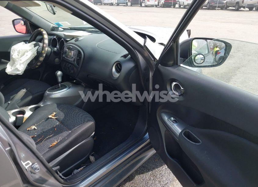 Photo 5 of 2015 Nissan Juke S (VIN JN8AF5MVXFT553675)