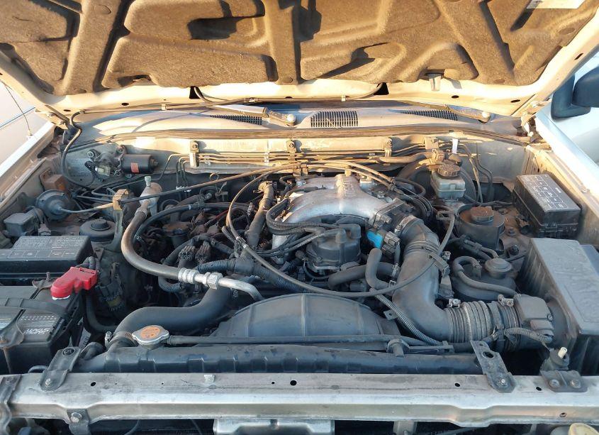 Photo 10 of 1996 Nissan Pathfinder XE/LE (VIN JN8AR05S0TW047569)