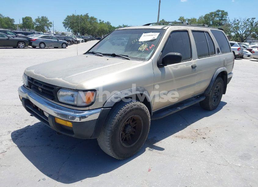 Photo 2 of 1998 Nissan Pathfinder LE/XE (VIN JN8AR05S1WW244559)