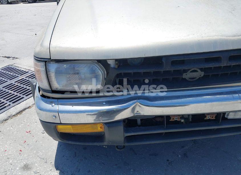 Photo 6 of 1998 Nissan Pathfinder LE/XE (VIN JN8AR05S1WW244559)