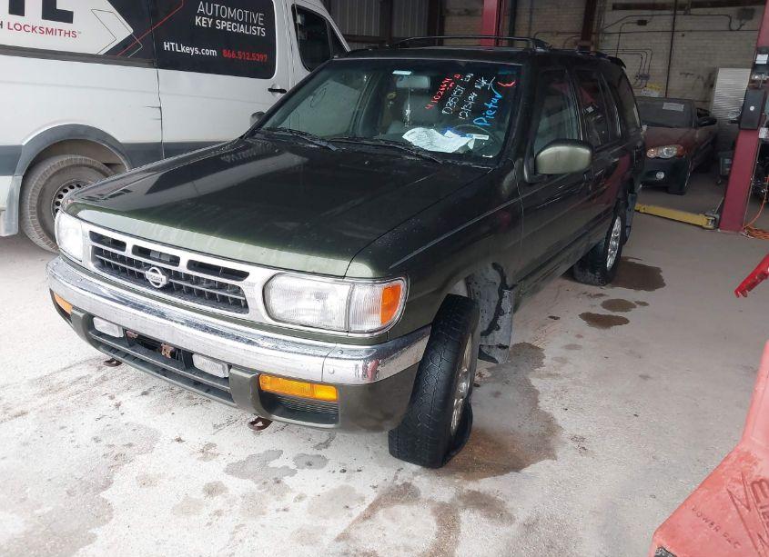 Photo 2 of 1996 Nissan Pathfinder XE/LE (VIN JN8AR05S5TW035157)