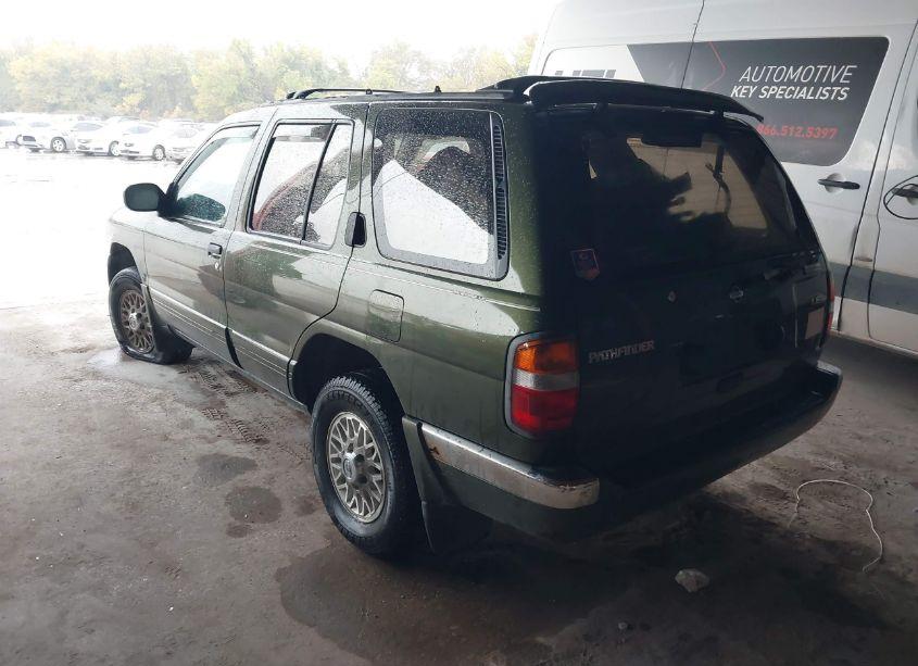 Photo 3 of 1996 Nissan Pathfinder XE/LE (VIN JN8AR05S5TW035157)