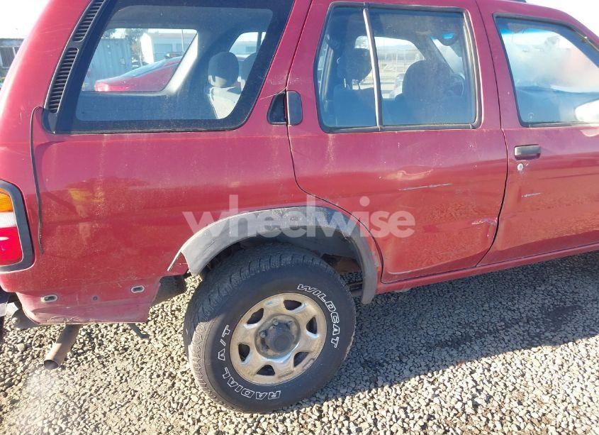 Photo 12 of 1996 Nissan Pathfinder LE/SE/XE (VIN JN8AR05Y1TW000913)