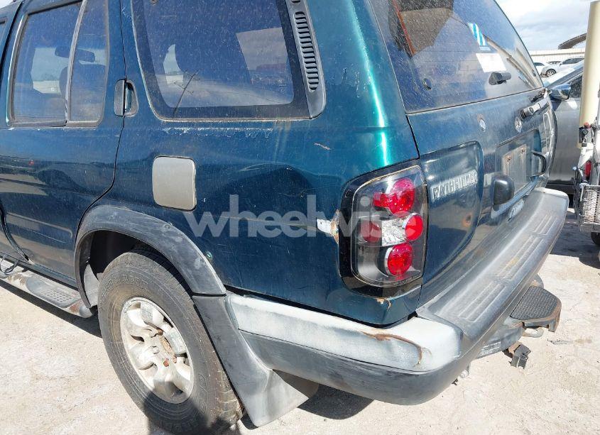 Photo 6 of 1996 Nissan Pathfinder LE/SE/XE (VIN JN8AR05Y2TW008258)