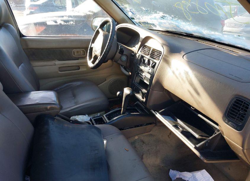 Photo 5 of 1996 Nissan Pathfinder LE/SE/XE (VIN JN8AR05Y4TW030102)