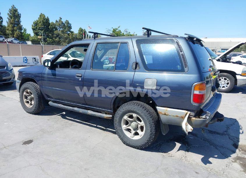 Photo 3 of 1998 Nissan Pathfinder LE/SE/XE (VIN JN8AR05Y7WW267624)