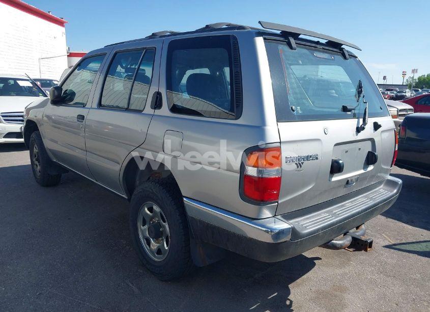 Photo 3 of 1998 Nissan Pathfinder LE/SE/XE (VIN JN8AR05YXWW225657)
