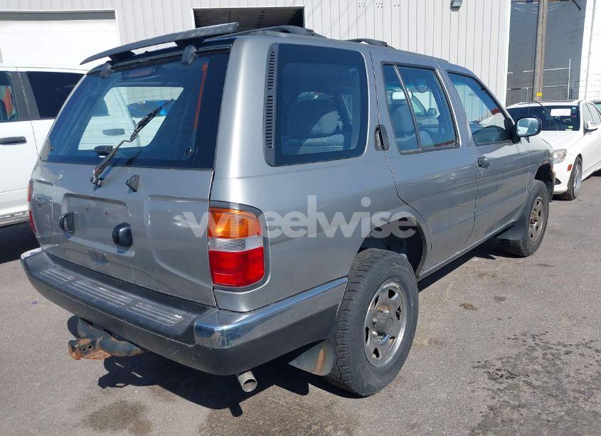 Photo 4 of 1998 Nissan Pathfinder LE/SE/XE (VIN JN8AR05YXWW225657)