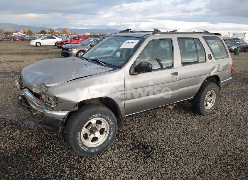 Photo 2 of 1998 Nissan Pathfinder LE/SE/XE (VIN JN8AR05YXWW234858)