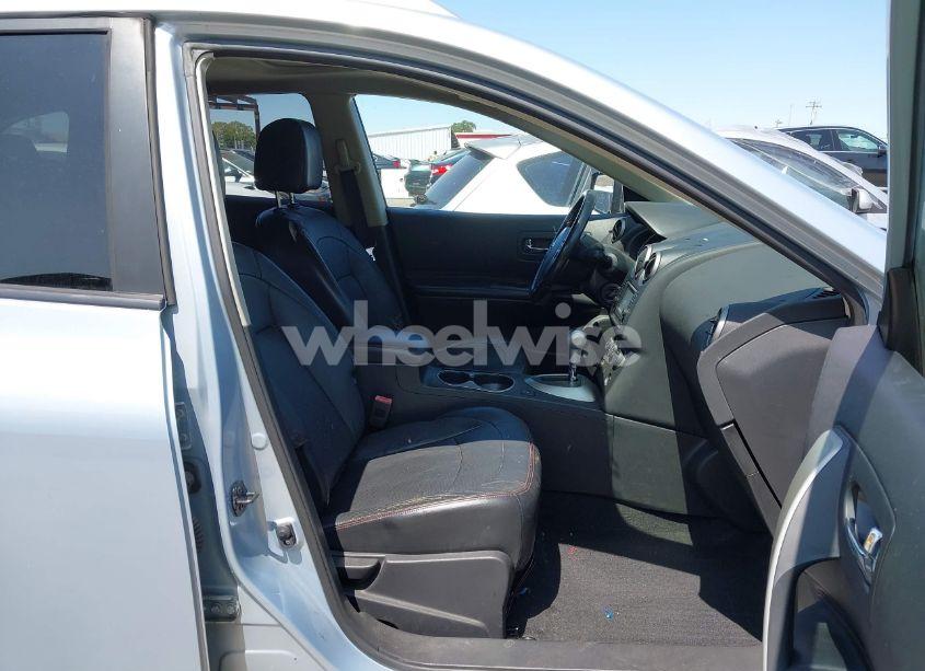 Photo 5 of 2011 Nissan Rogue SV (VIN JN8AS5MT0BW155510)