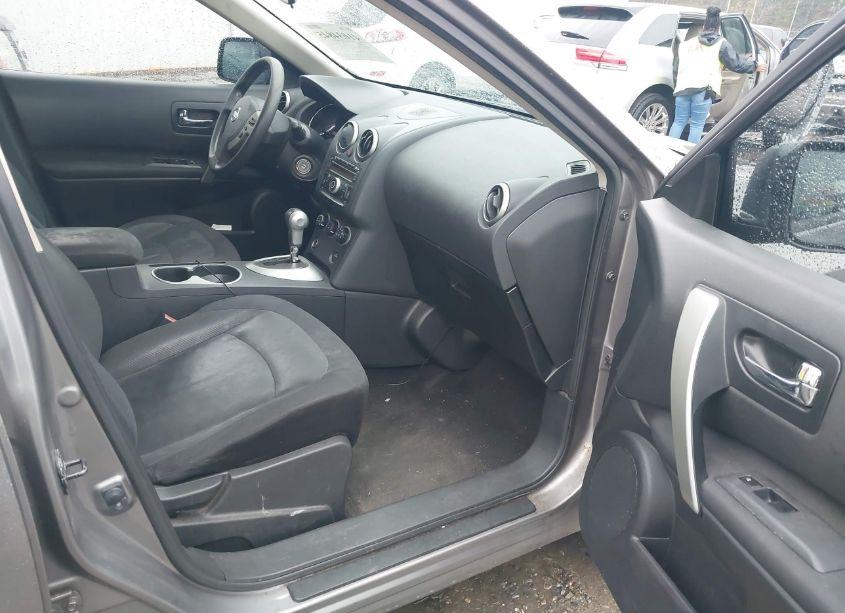 Photo 5 of 2011 Nissan Rogue S (VIN JN8AS5MT0BW175367)