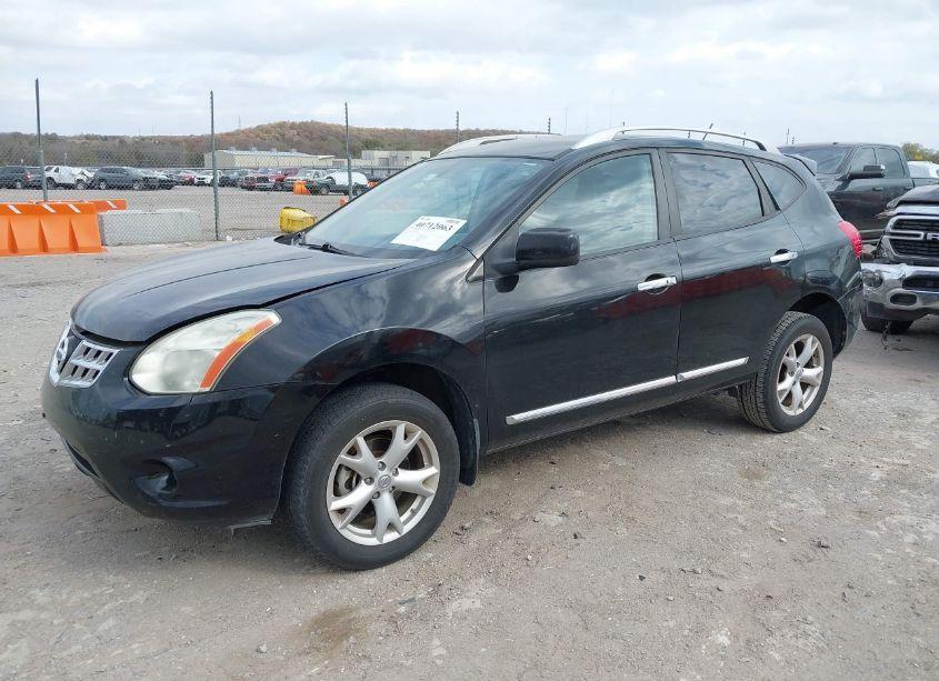 Photo 2 of 2011 Nissan Rogue SV (VIN JN8AS5MT0BW190788)