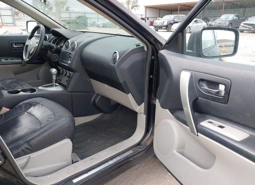 Photo 5 of 2011 Nissan Rogue SV (VIN JN8AS5MT0BW190788)