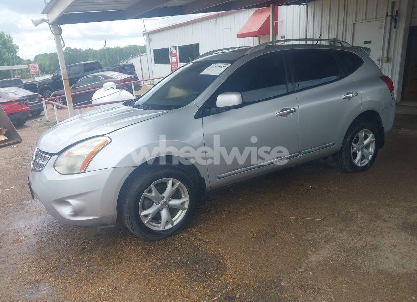 Photo 2 of 2011 Nissan Rogue SV (VIN JN8AS5MT0BW569323)